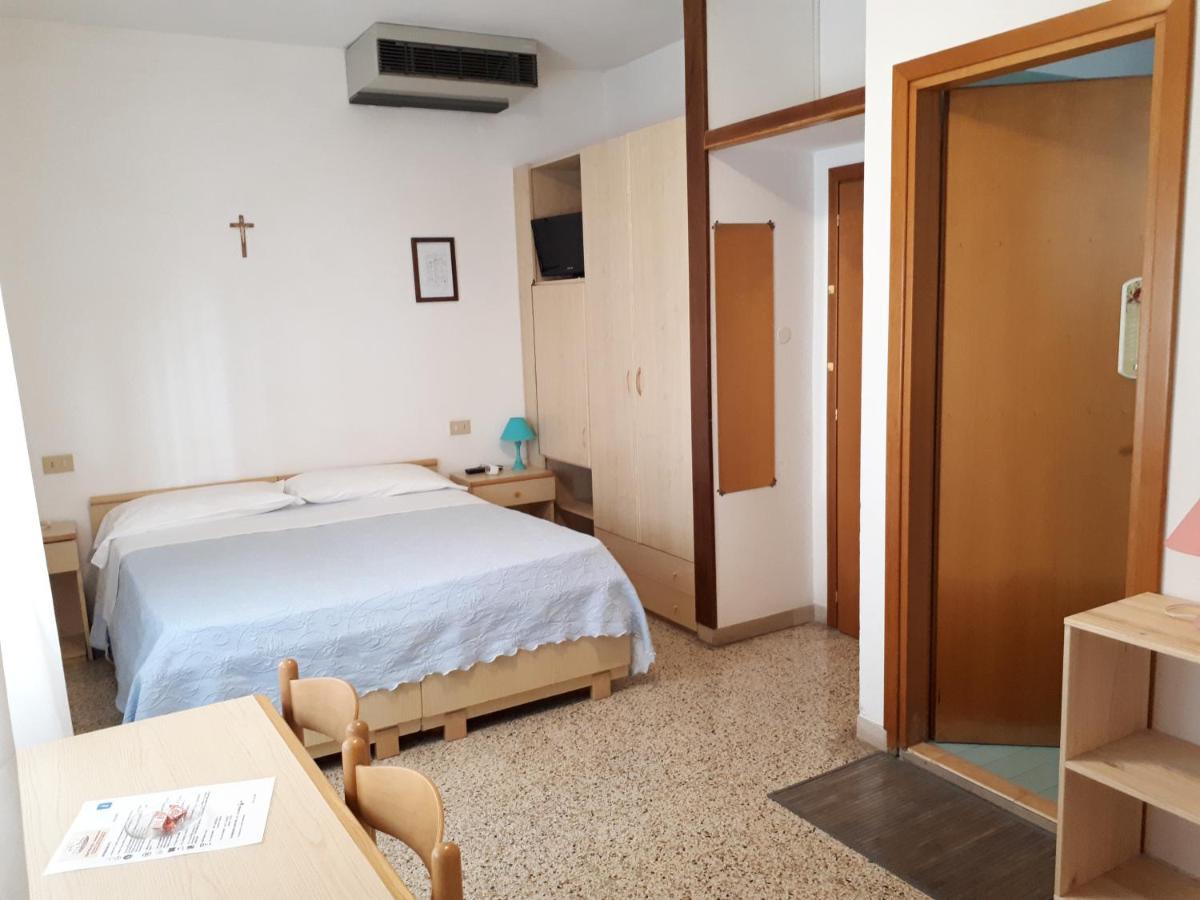 Hotel Villa Dina Lido di Jesolo Ngoại thất bức ảnh
