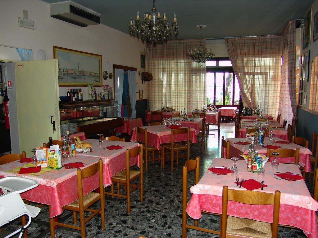 Hotel Villa Dina Lido di Jesolo Ngoại thất bức ảnh
