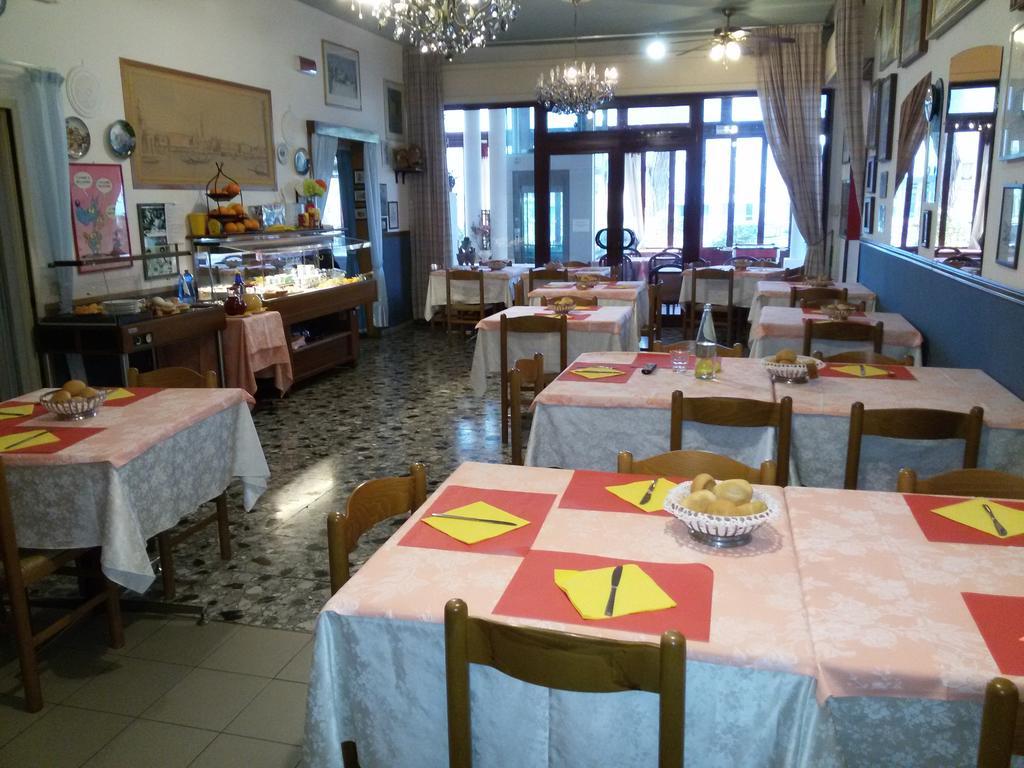 Hotel Villa Dina Lido di Jesolo Ngoại thất bức ảnh