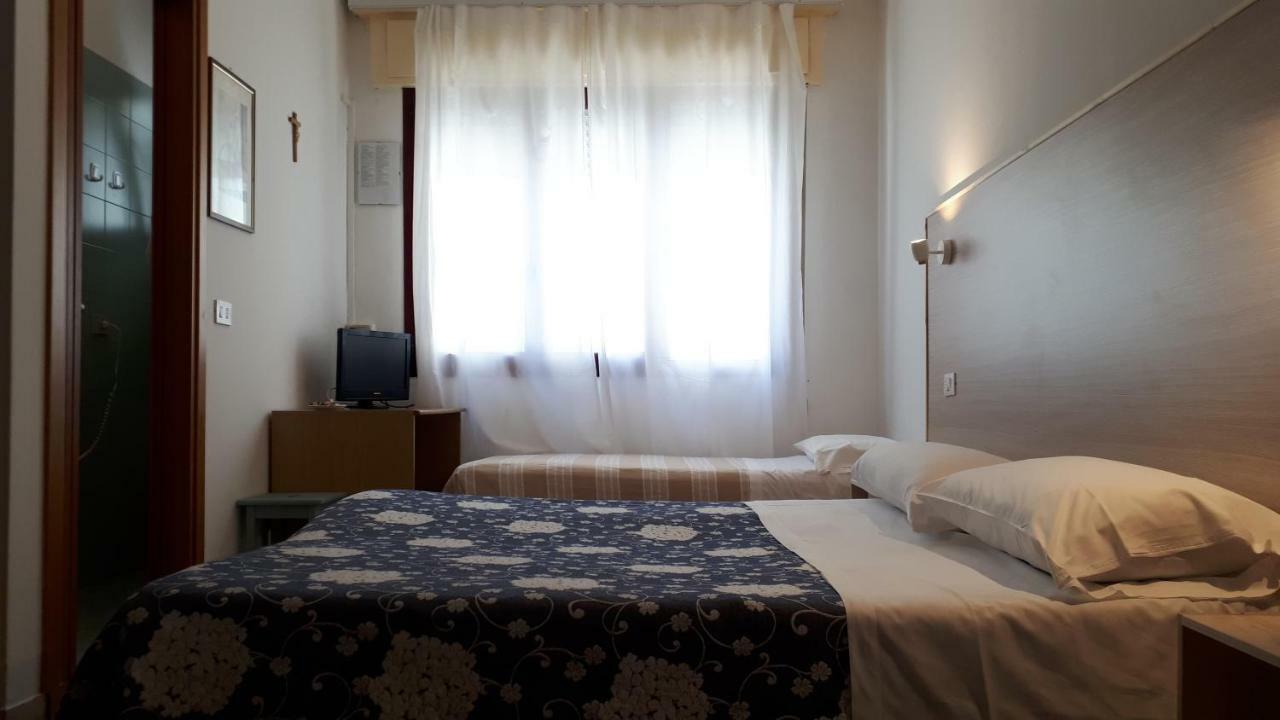 Hotel Villa Dina Lido di Jesolo Ngoại thất bức ảnh