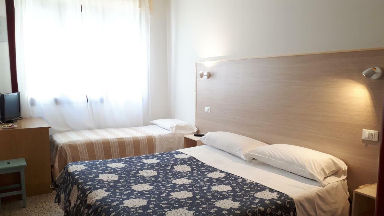 Hotel Villa Dina Lido di Jesolo Ngoại thất bức ảnh